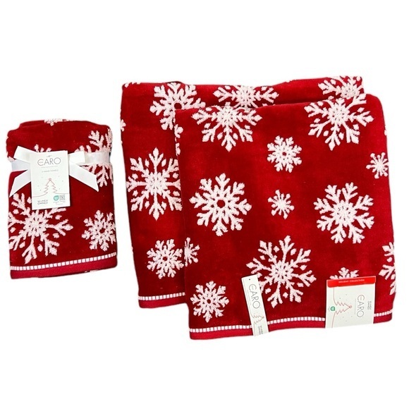 Caro - ‘Snowflake - Red bundle’ bath towel set. NWT Firm! Last one! - Picture 1 of 4
